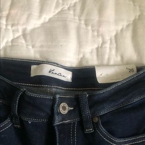 NWT dark wash light destruction ‘The Ward’ KanCan jeans. Sz 5/26